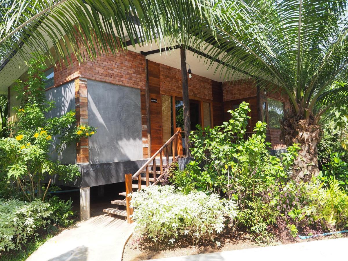 Palm Pran Resort Пран Бури Екстериор снимка